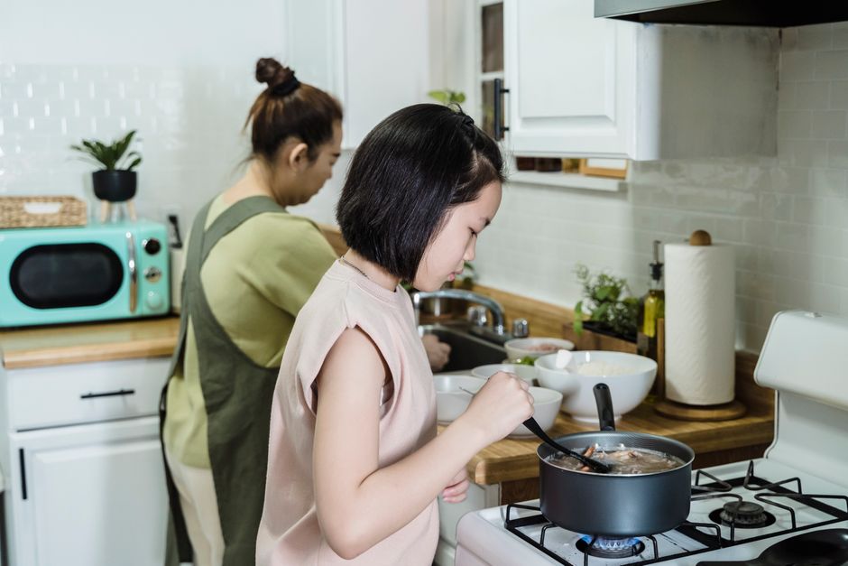 Minimalist Living Kitchen: A 7-Day Reset That Sticks